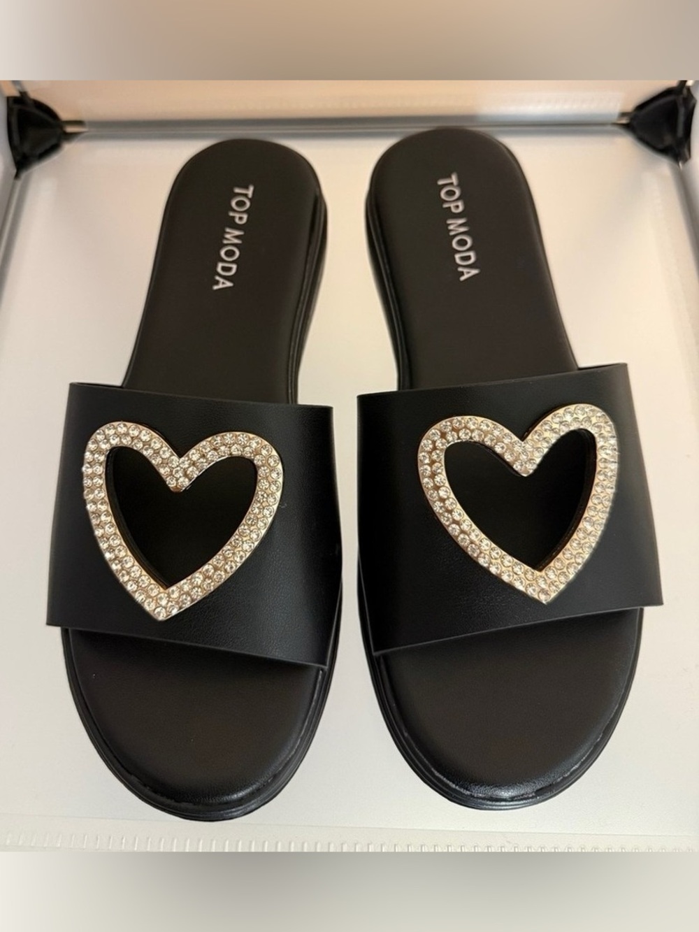 Top Moda Women's Heart Shape Platform Sandals Black Size 5.5